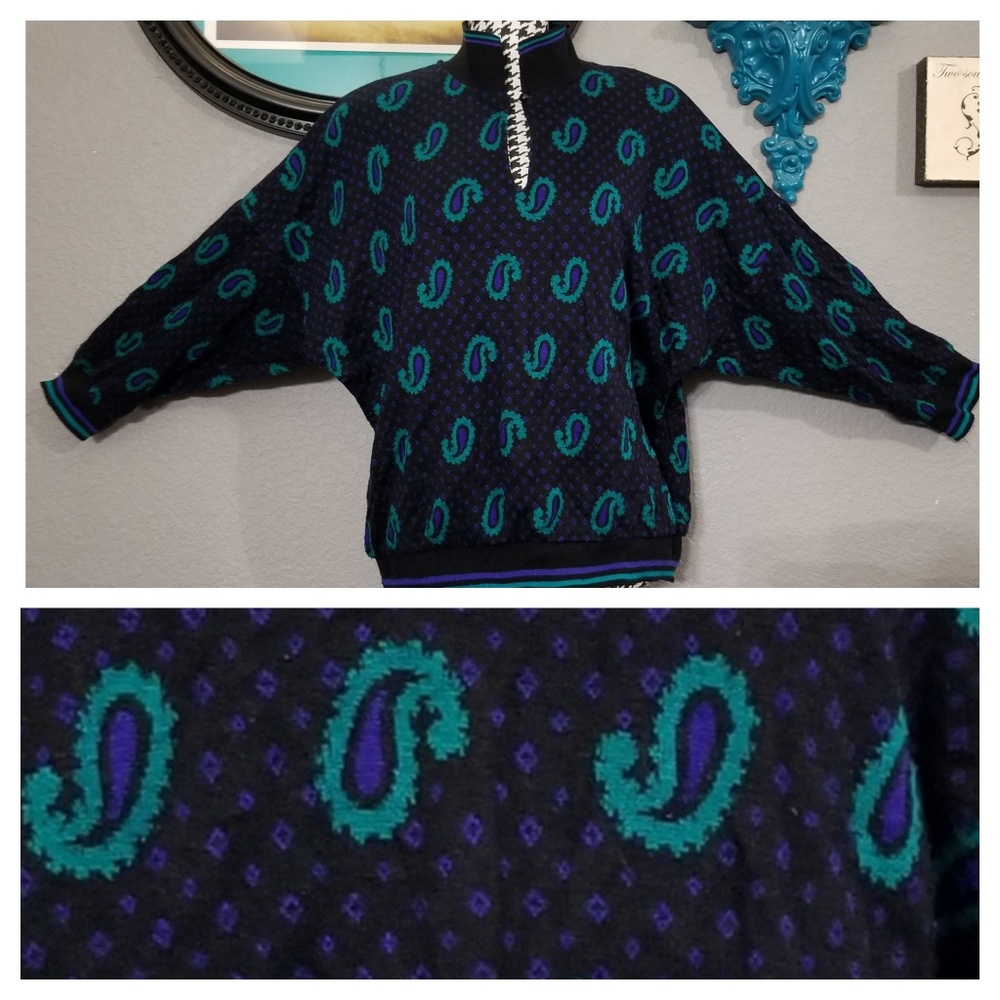 Cute VTG Paisley Print Top